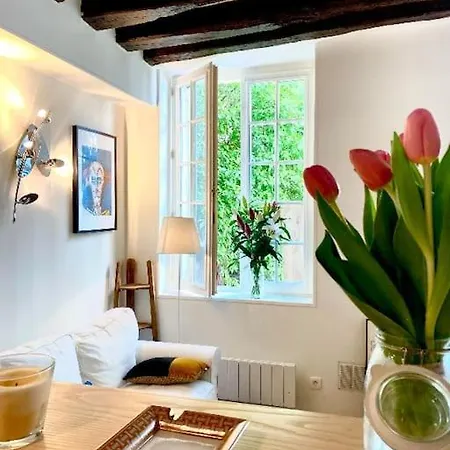 Apartment Pantheon 5 Paris